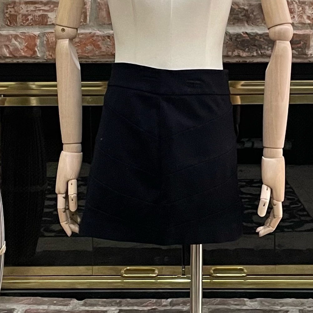 Express solid black miniskirt / 10 / Excellent condition - Picture 3 of 13